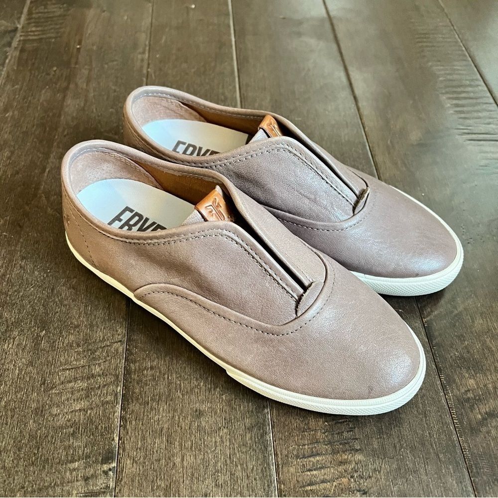 Frye Maya 5.5 Slip On Sneakers Leather Taupe Cement Women’s Shoes